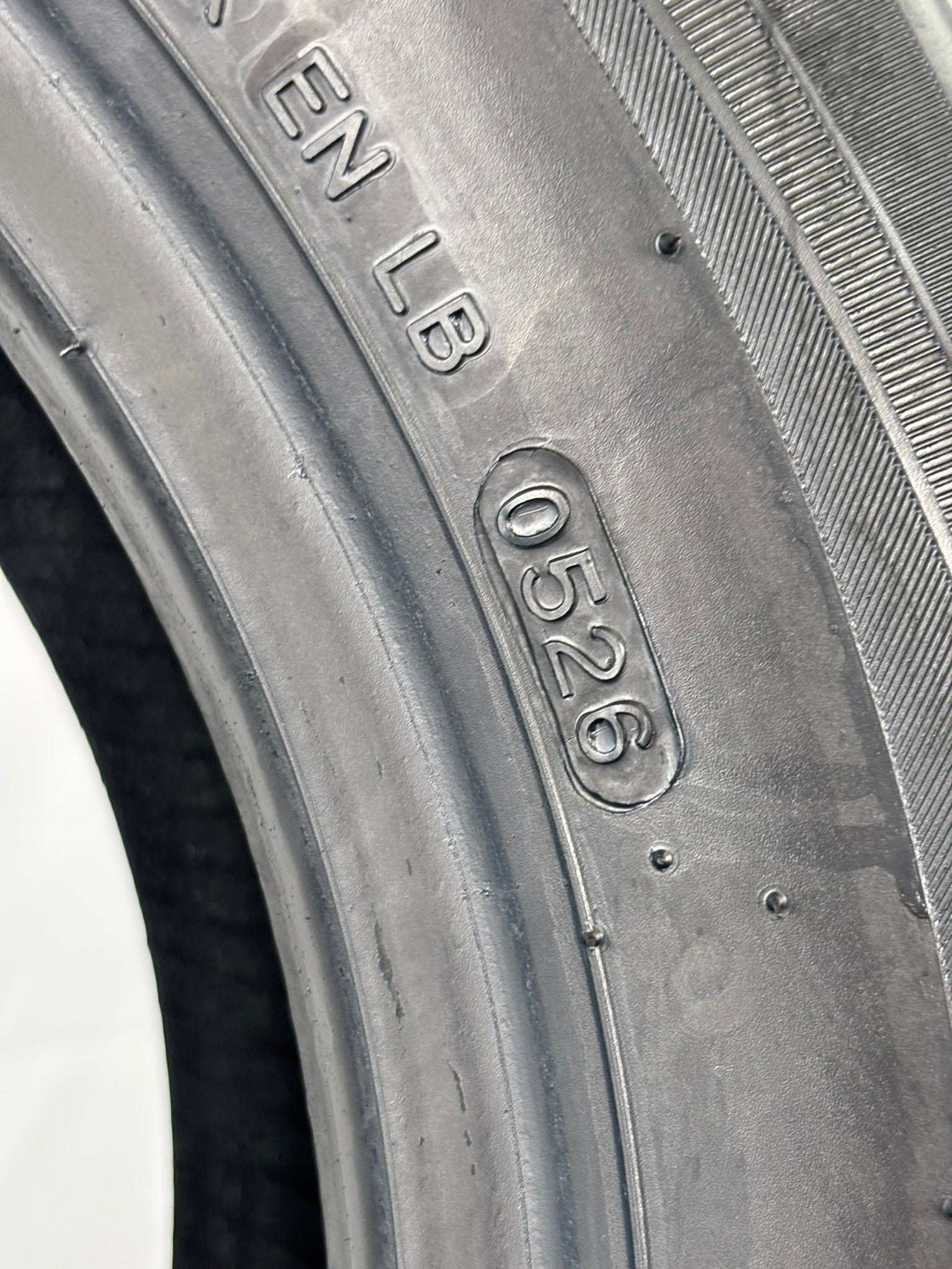175 65 R14 82H Laufenn