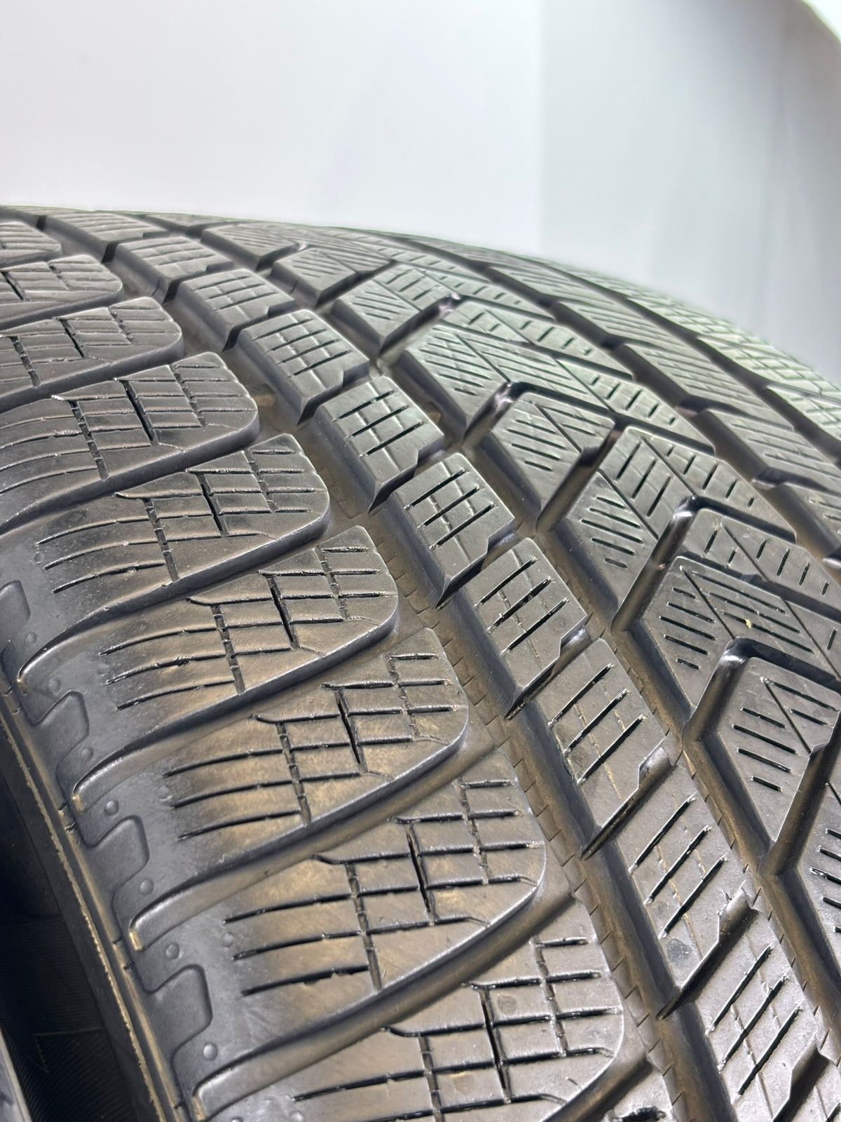 305 40 R20 112V Pirelli Scorpion Winter M+S RFT
