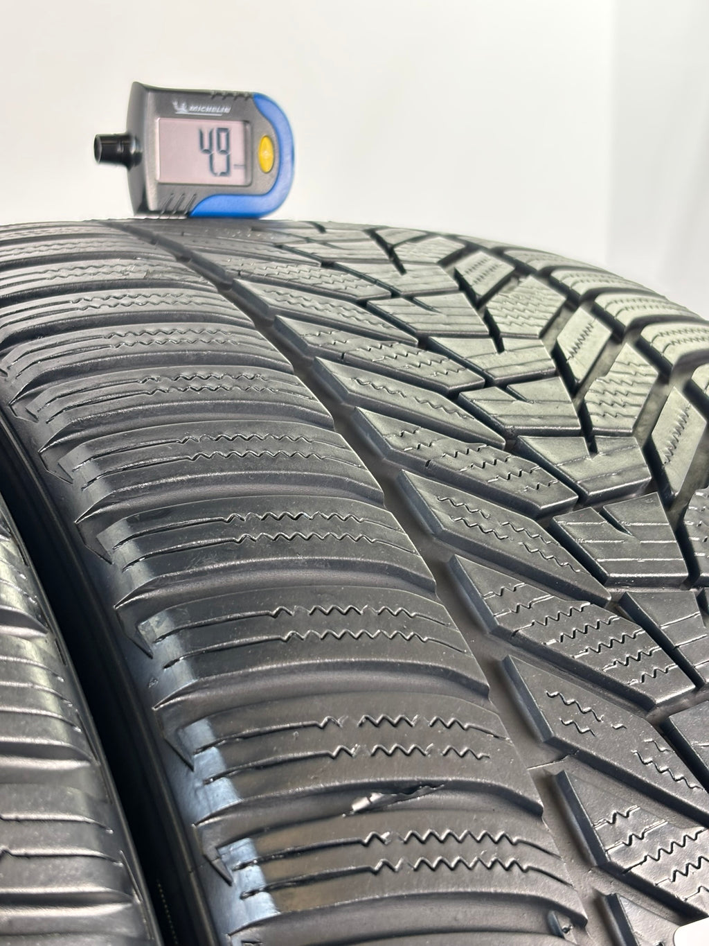 275 45 R20 102W XL Hankook Winter I*cept evo3 M+S