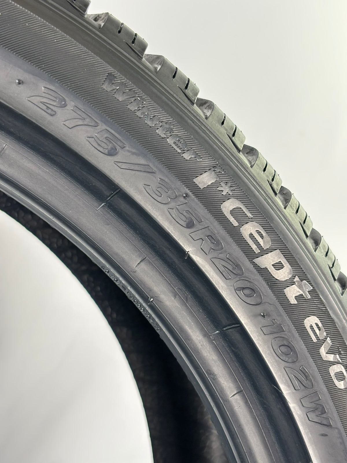 275 45 R20 102W XL Hankook Winter I*cept evo3 M+S