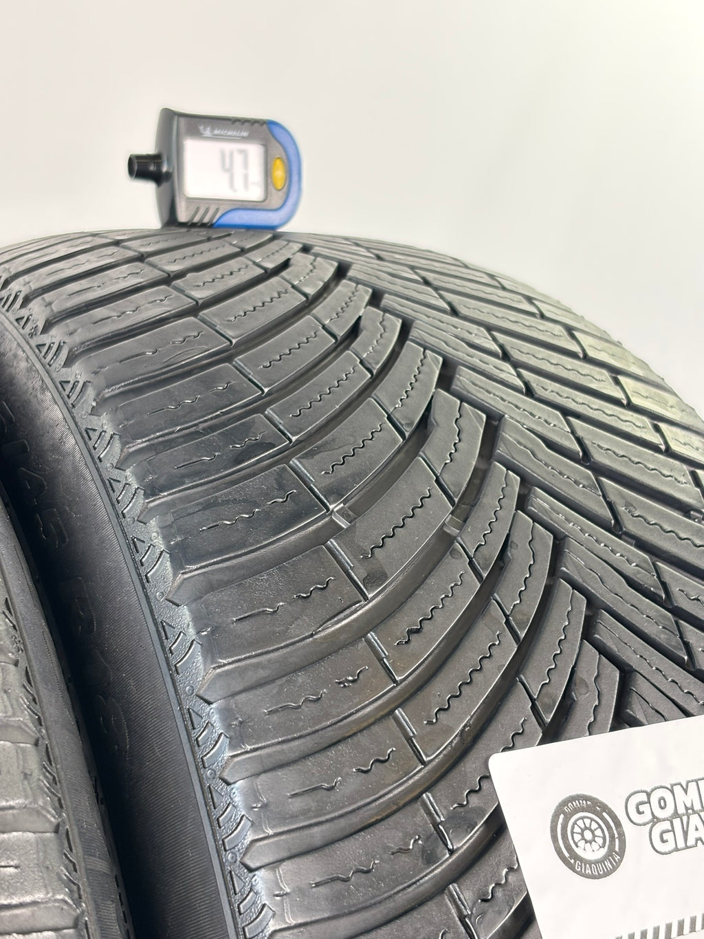 Pneumatici usati 245 45 r18 100y Gomme 4 Stagioni 2 PZ Pirelli Batt 4,7mm Dot 24