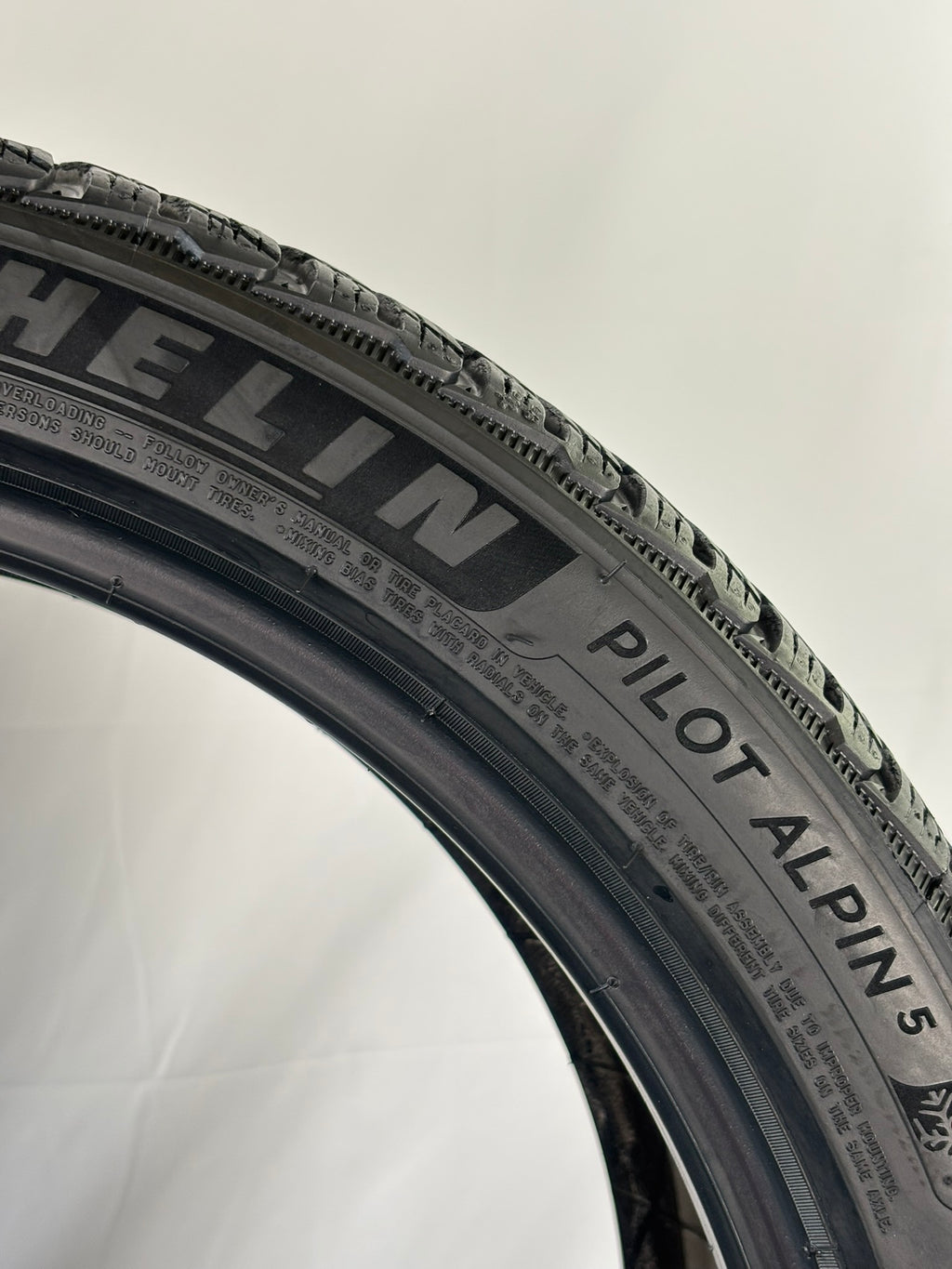 Pneumatici usati 235 40 r19 96w Gomme Invernali 2 PZ Michelin Batt 6mm Dot 2021