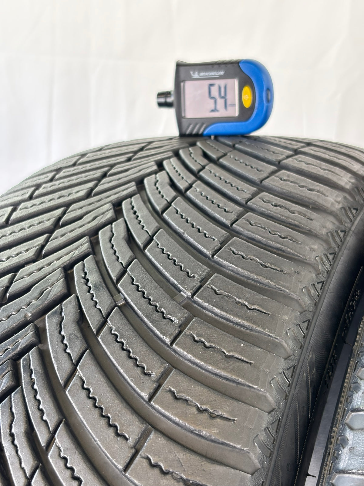 Pneumatici usati 225 40 r18 92y Gomme 4 Stagioni 2 PZ Pirelli Batt 5,4mm Dot 25