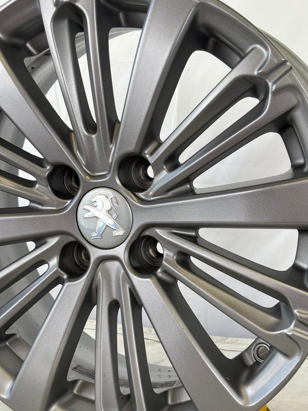 4 Cerchi in lega Peugeot 208-2008 da 16"