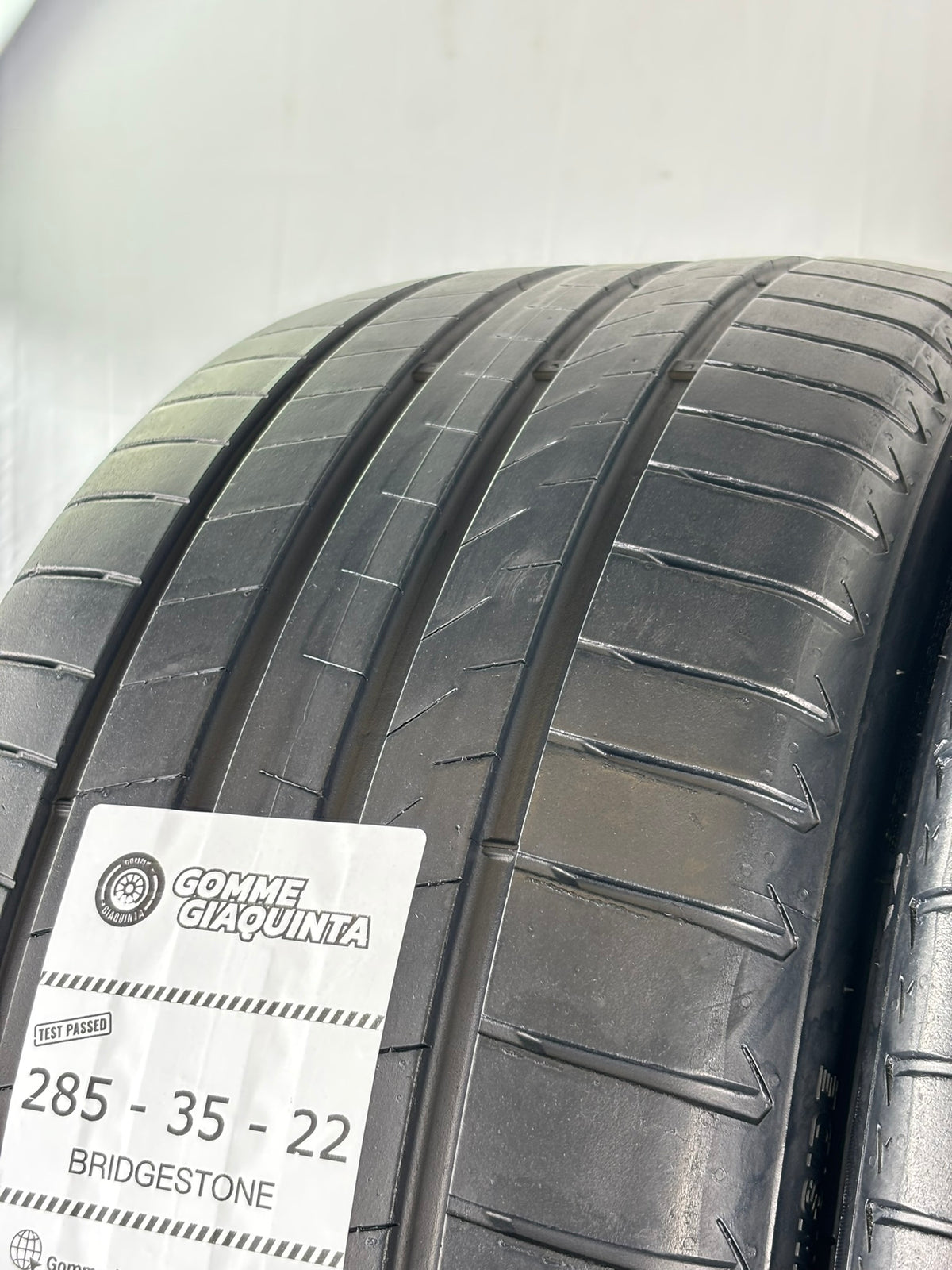 Pneumatici usati 285 35 r22 106y Gomme Estive 2 PZ Bridgestone Battis 5mm Dot 23 AO