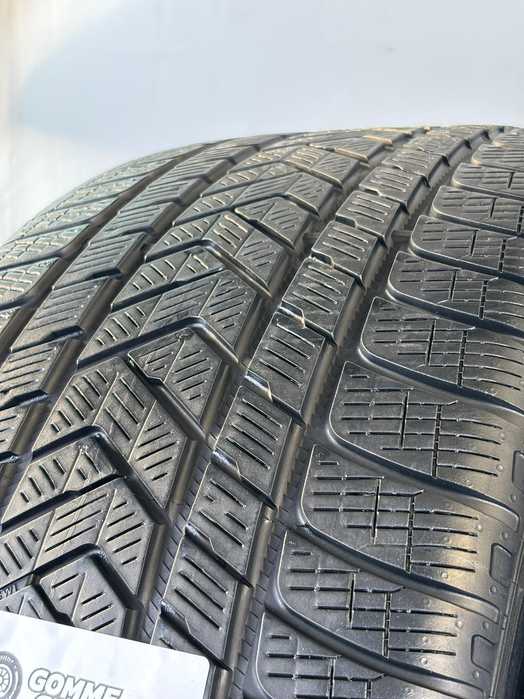 Pneumatici usati 305 40 r20 112v Gomme Invernali 2 PZ Pirelli Batt 4,8mm Dot 24