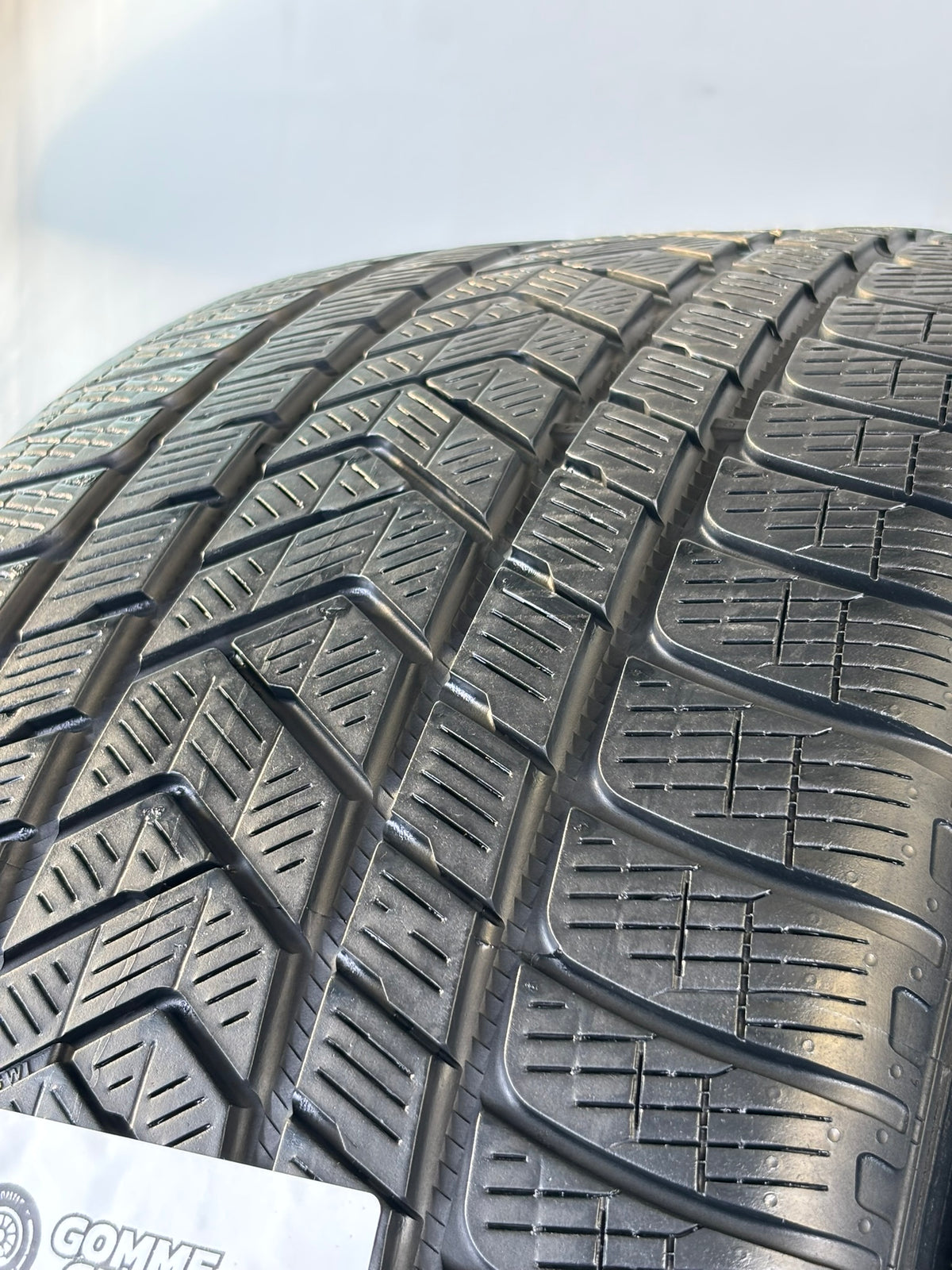 Pneumatici usati 305 40 r20 112v Gomme Invernali 2 PZ Pirelli Batt 4,8mm Dot 24