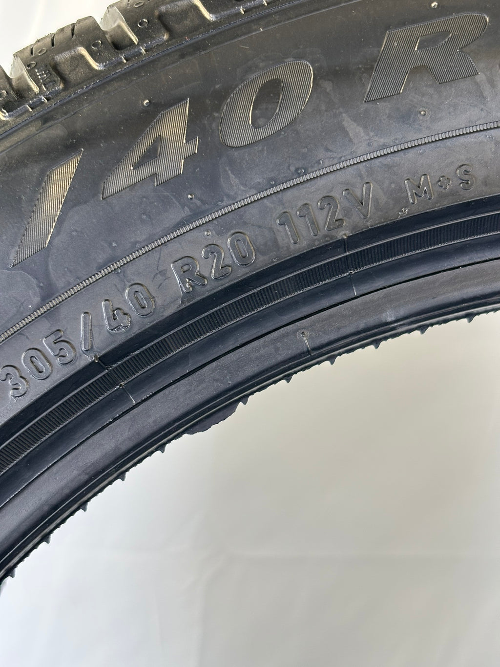 Pneumatici usati 305 40 r20 112v Gomme Invernali 2 PZ Pirelli Batt 4,8mm Dot 24