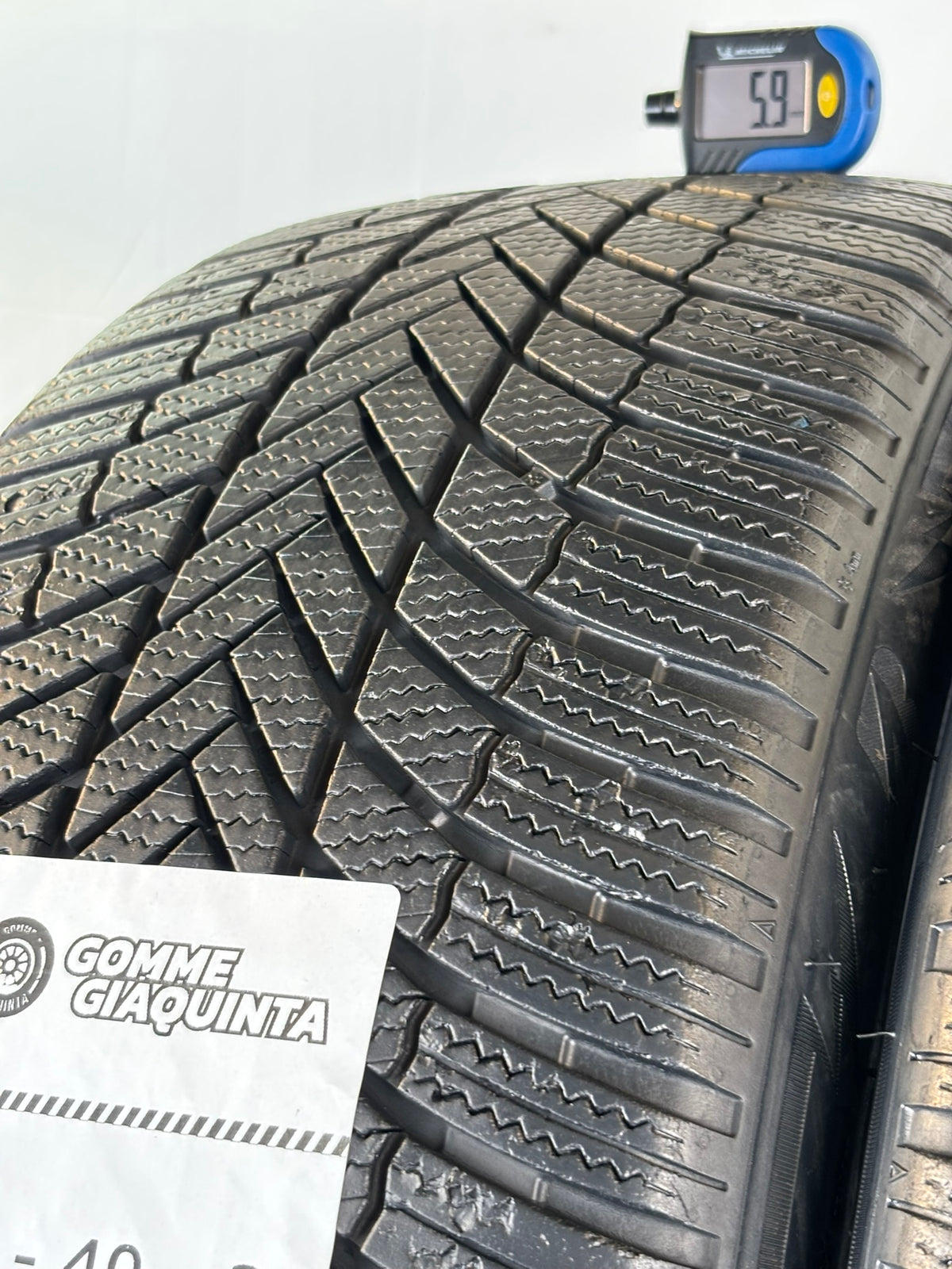 Pneumatici usati 245 40 r21 100v Gomme Invernali 2 PZ Bridgestone Batt 5,5mm Dot23