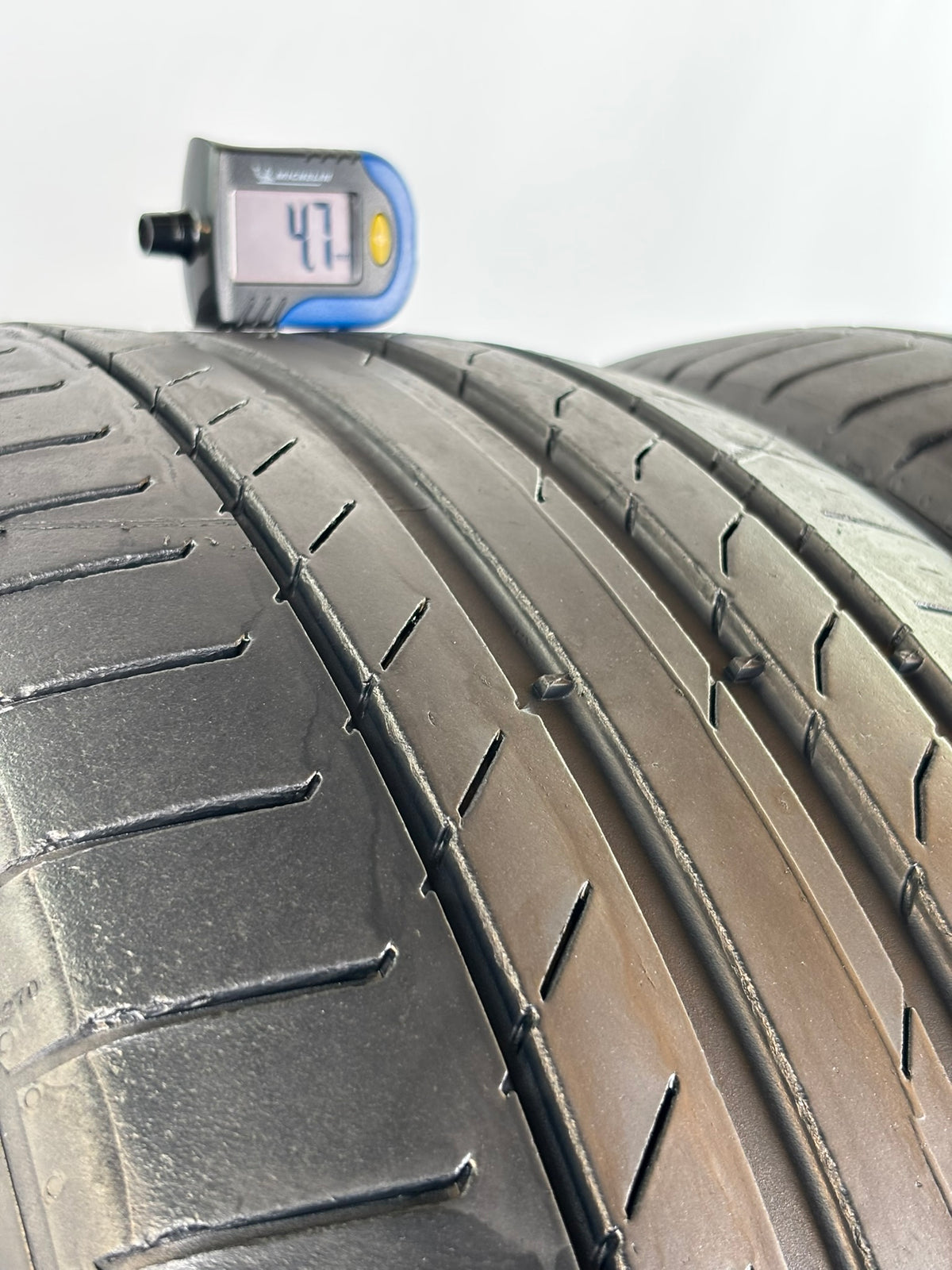 Pneumatici usati 235 50 r18 97v Gomme Estive 2 PZ Continental Batt 4,7mm Dot 22