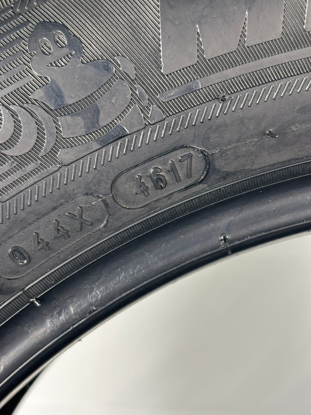 Pneumatici usati 225 55 r16 99w Gomme 4 Stagioni 2 PZ Michelin Batt 5,2mm Dot 17
