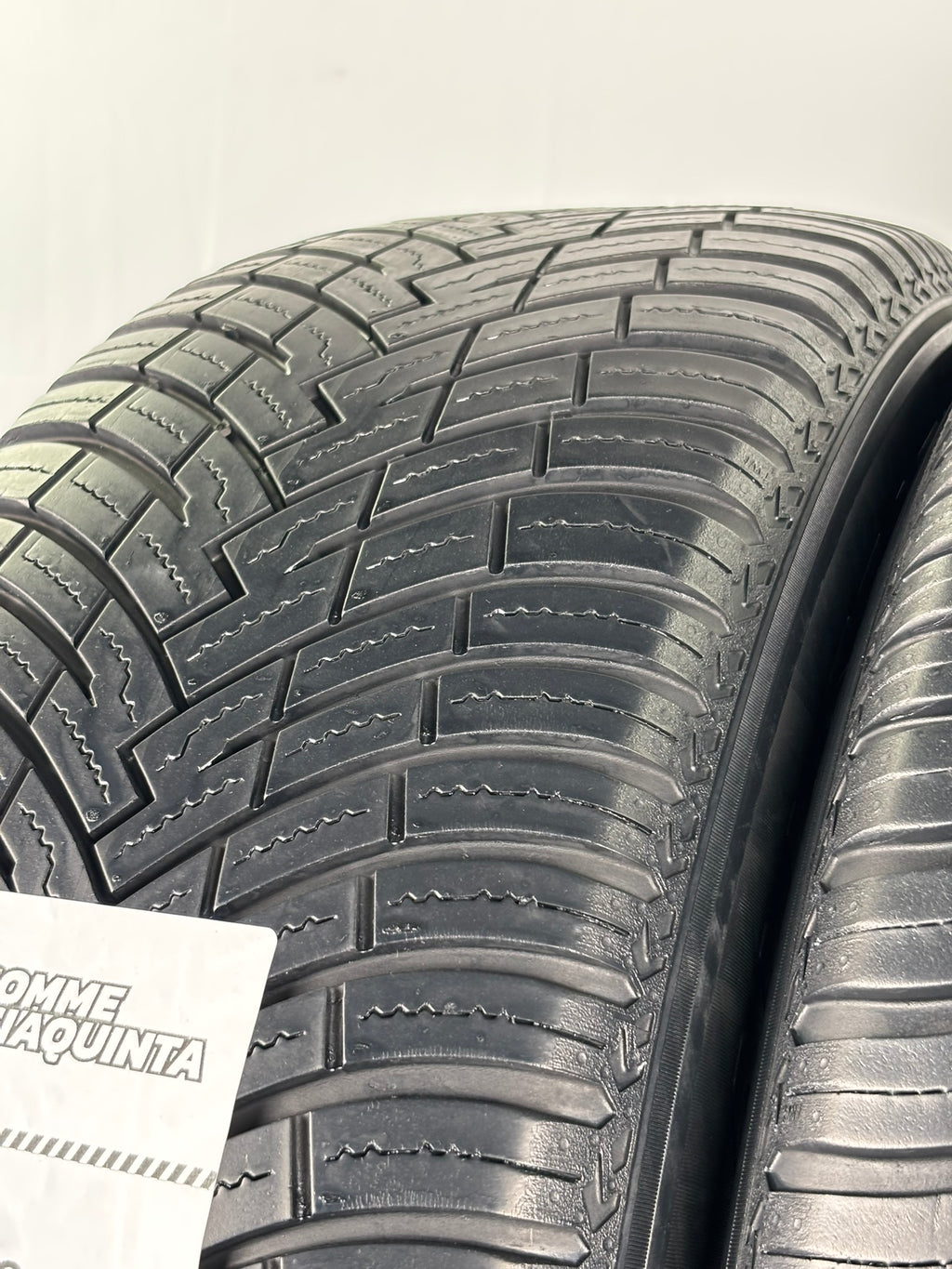 Pneumatici usati 235 60 r18 107w Gomme 4 Stagioni 2 PZ Pirelli Batt 5,1mm Dot 23