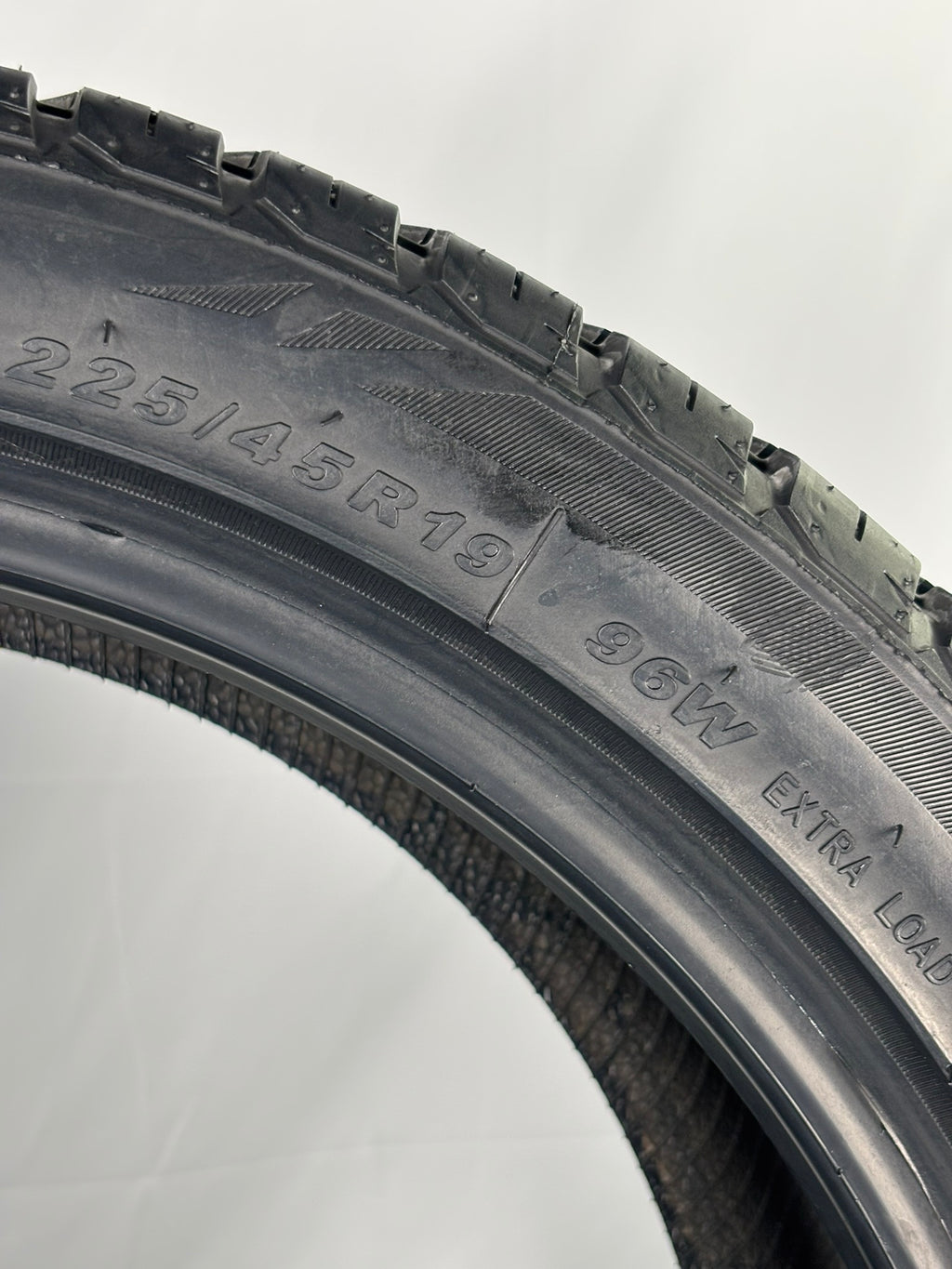 Pneumatici usati 225 45 r19 96w Gomme 4 Stagioni 4 PZ Unigrip Batt 7mm Dot 19