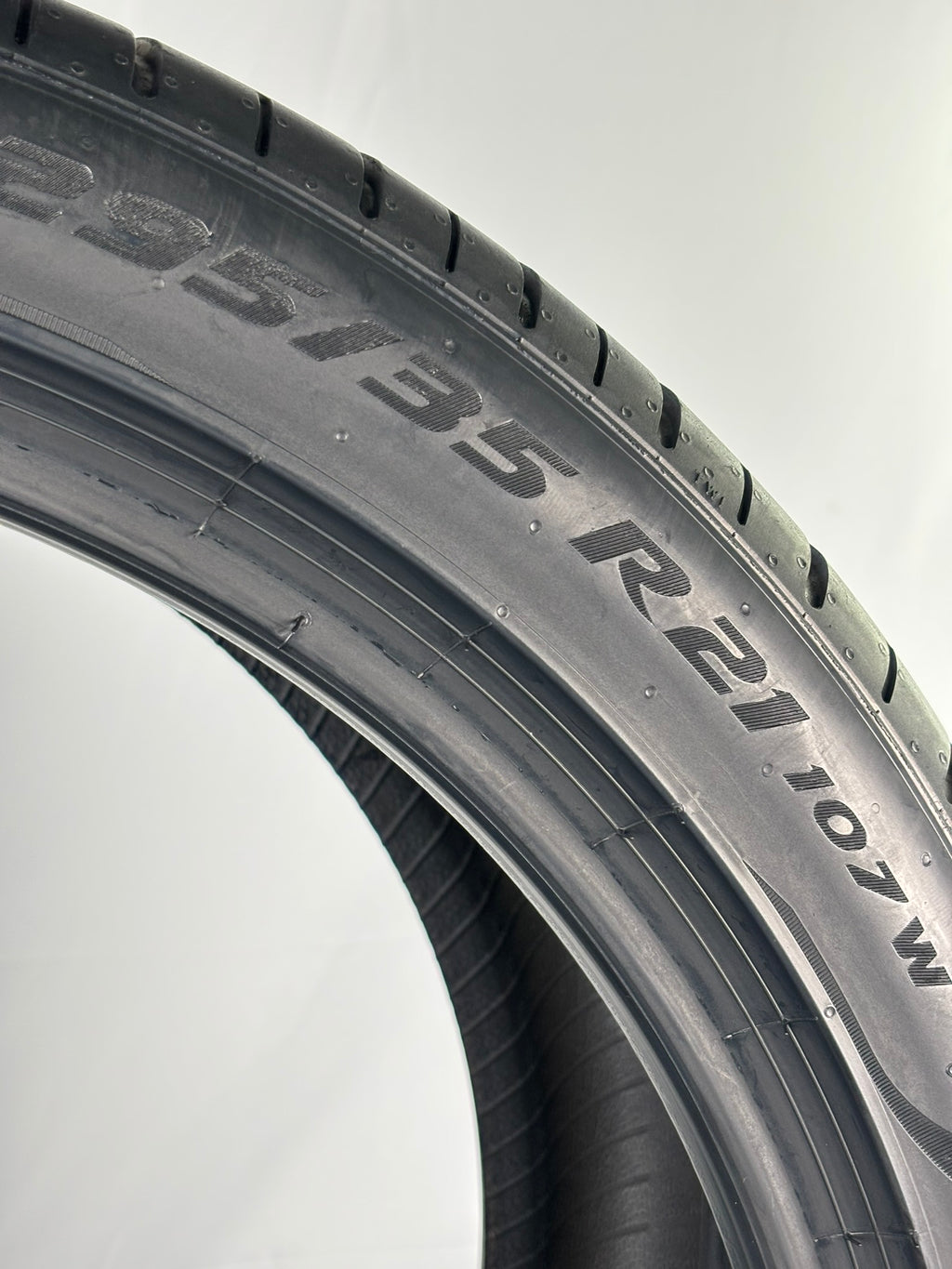 Pneumatici usati 295 35 r21 107w Gomme Estive 2 PZ Pirelli Batt 4,6mm Dot 22