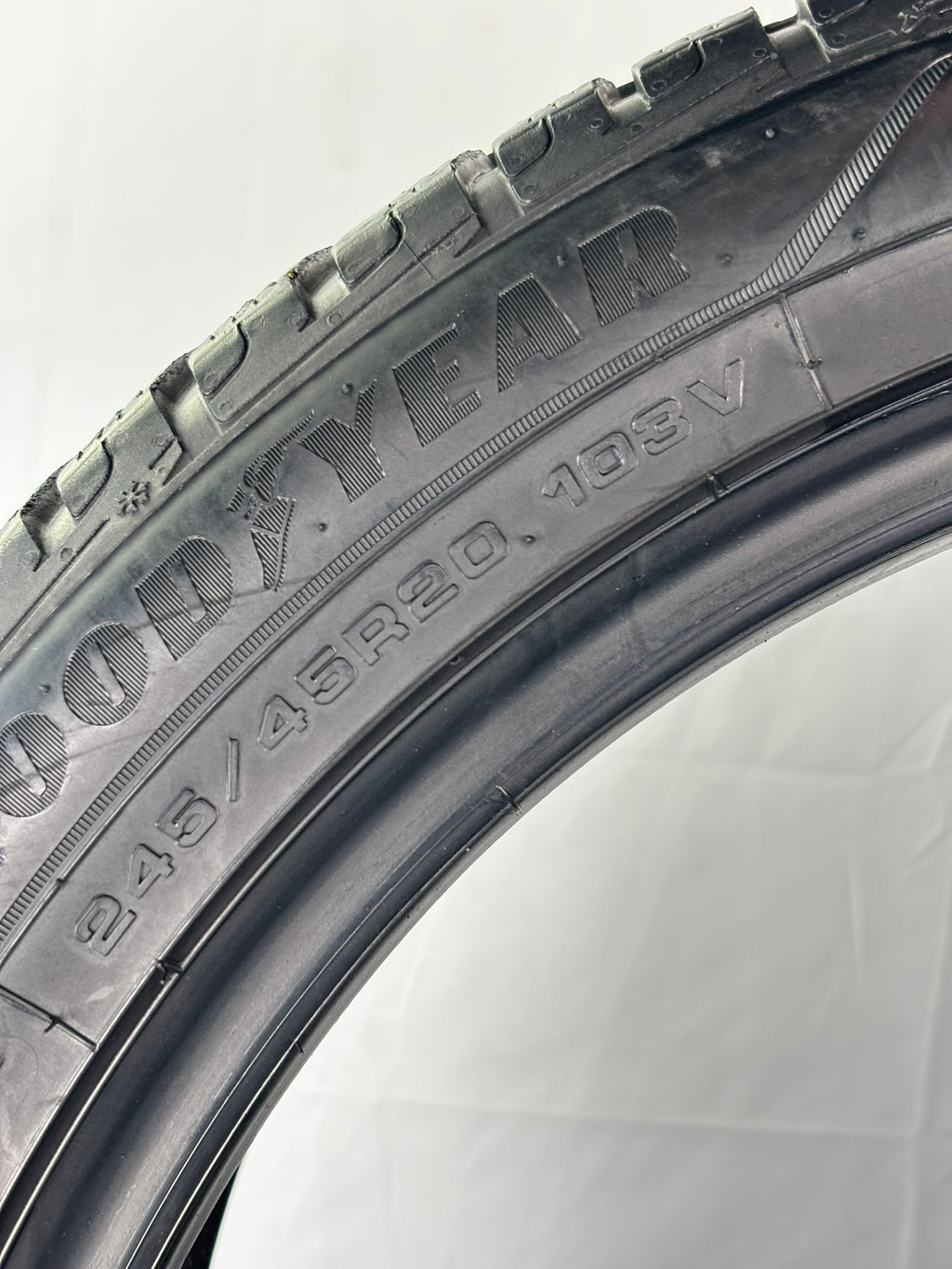 Pneumatici usati 245 45 r20 103v Gomme Invernali 2 PZ Good Year Batt 4,6mm Dot23