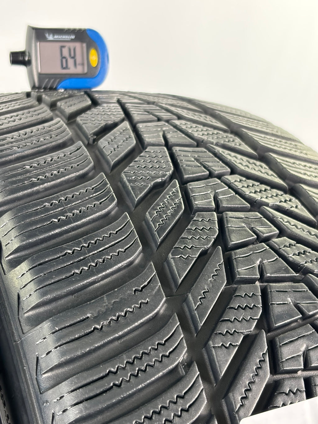 Pneumatici usati 245 35 r20 95w Gomme Invernali 2 PZ Hankook Batt 6,4mm Dot 23