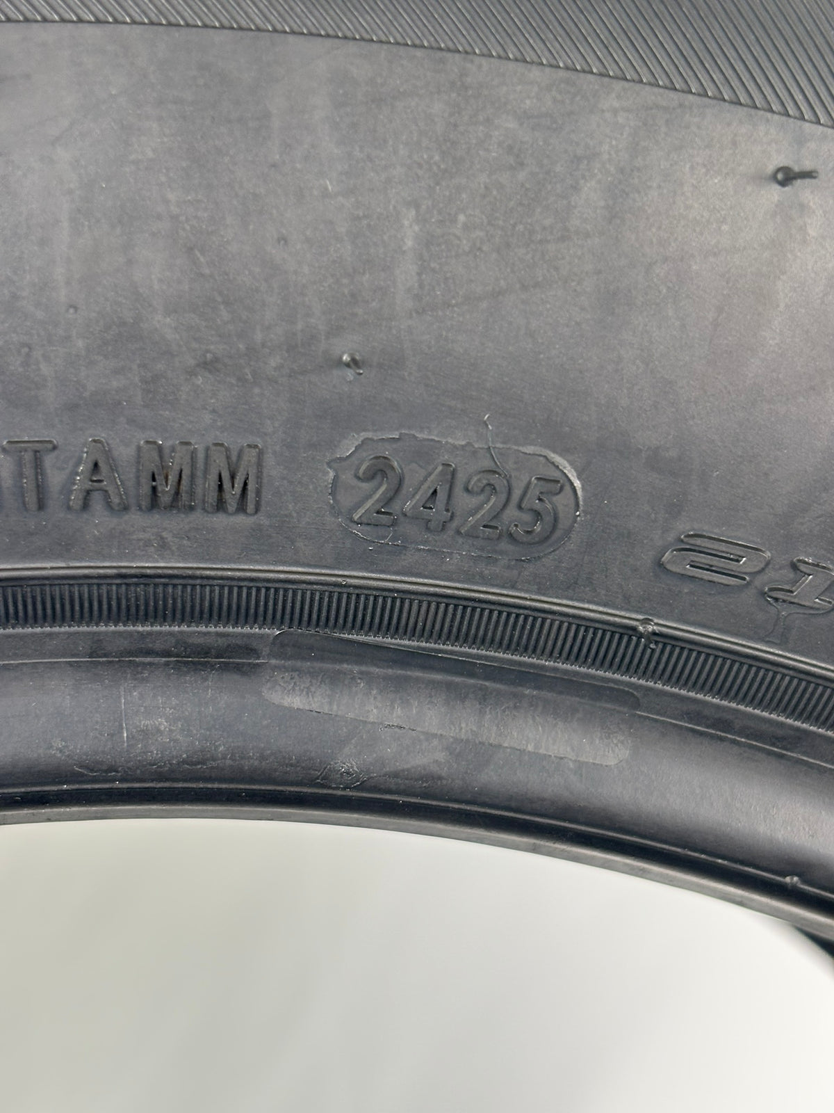 Pneumatici usati 215 65 r16 102v Gomme Estive 2 PZ Momo Batt 6,5mm Dot 25