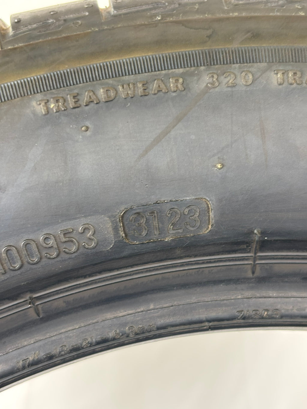 Pneumatici usati 205 60 r17 97w Gomme Estive 2 PZ Bridgestone Batt 5,0mm Dot 23