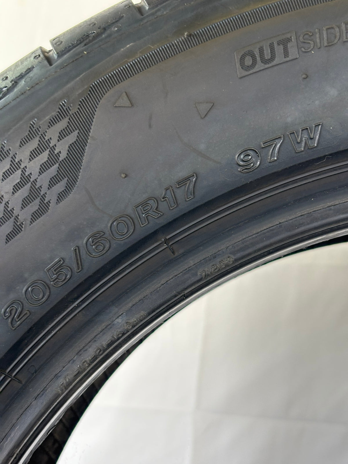 Pneumatici usati 205 60 r17 97w Gomme Estive 2 PZ Bridgestone Batt 5,0mm Dot 23