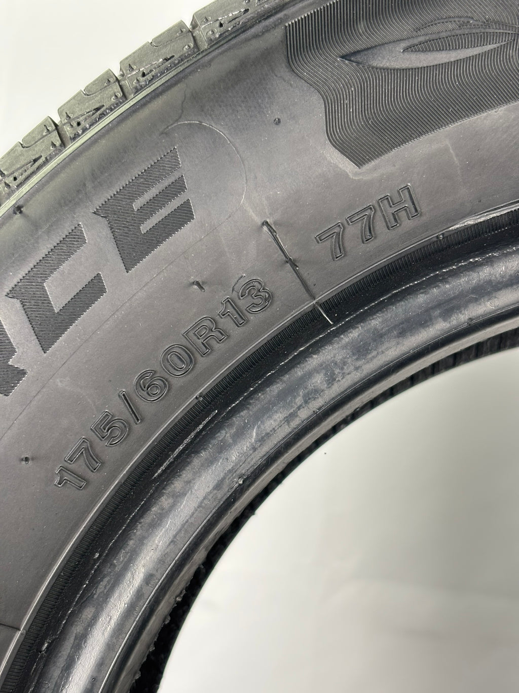 Pneumatici usati 175 60 r13 77h Gomme Estive 2 PZ Windforce Batt 5,6mm Dot 24