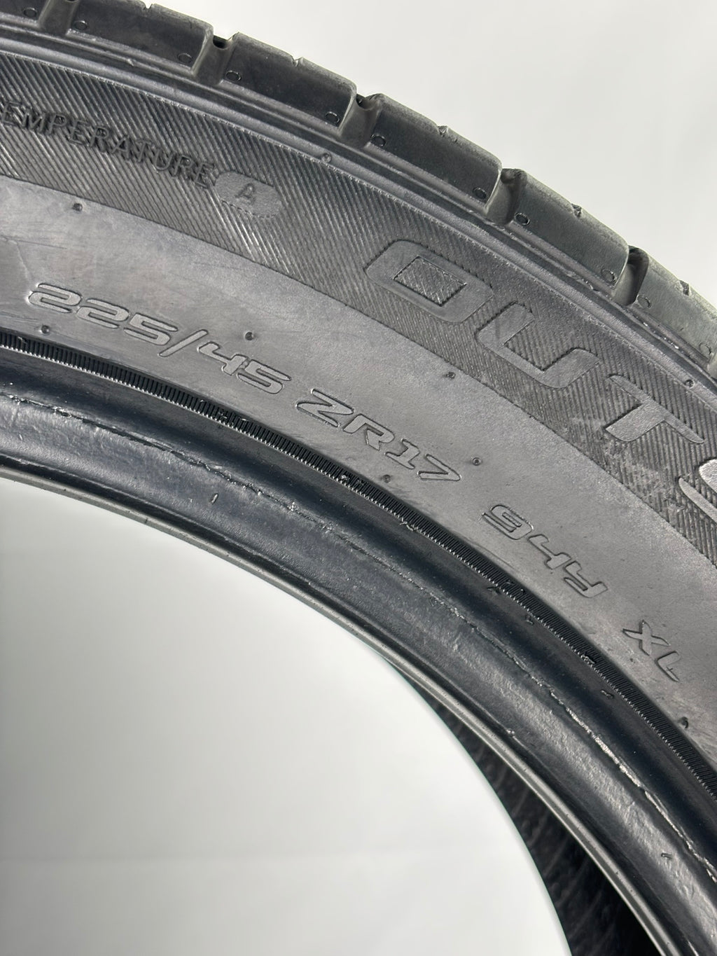 Pneumatici usati 225 45 r17 94y Gomme Estive 2 PZ Momo Batt 5,6mm Dot 24