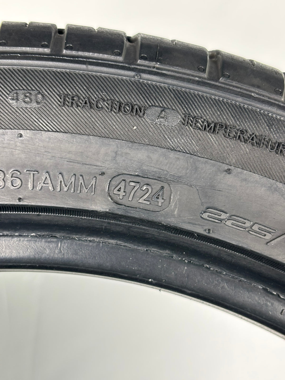 Pneumatici usati 225 45 r17 94y Gomme Estive 2 PZ Momo Batt 5,6mm Dot 24