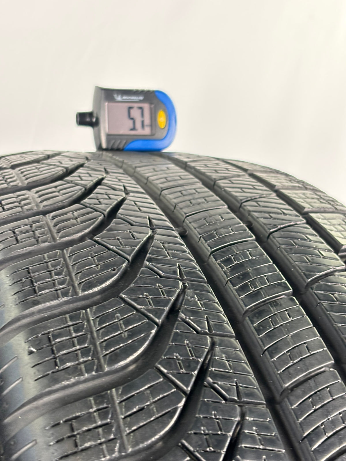 Pneumatici usati 245 45 r19 102v Gomme Invernali 2 PZ Pirelli Batt 5,7mm Dot 24