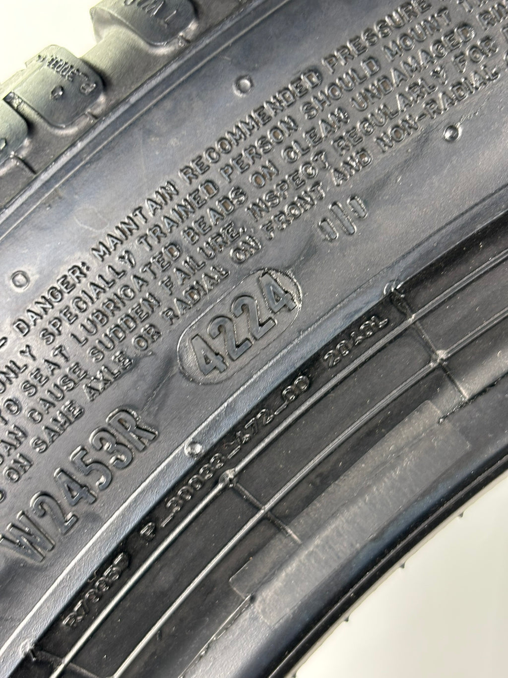 Pneumatici usati 245 45 r19 102v Gomme Invernali 2 PZ Pirelli Batt 5,7mm Dot 24
