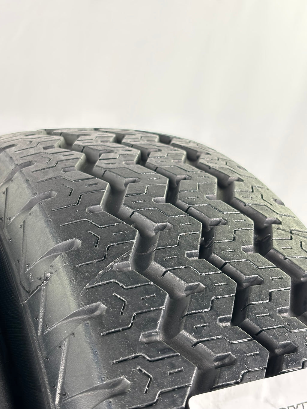 Pneumatici usati 215 70 r15 105r Gomme Estive 2 PZ Roadmarch Batt 7,0mm Dot 24