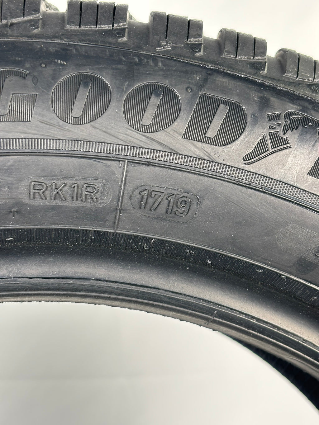Pneumatici usati 185 60 r15 84T Gomme Invernale 2 PZ Good Year Batt 5.7mm Dot 19