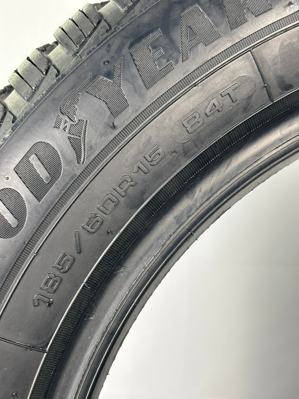Pneumatici usati 185 60 r15 84T Gomme Invernale 2 PZ Good Year Batt 5.7mm Dot 19