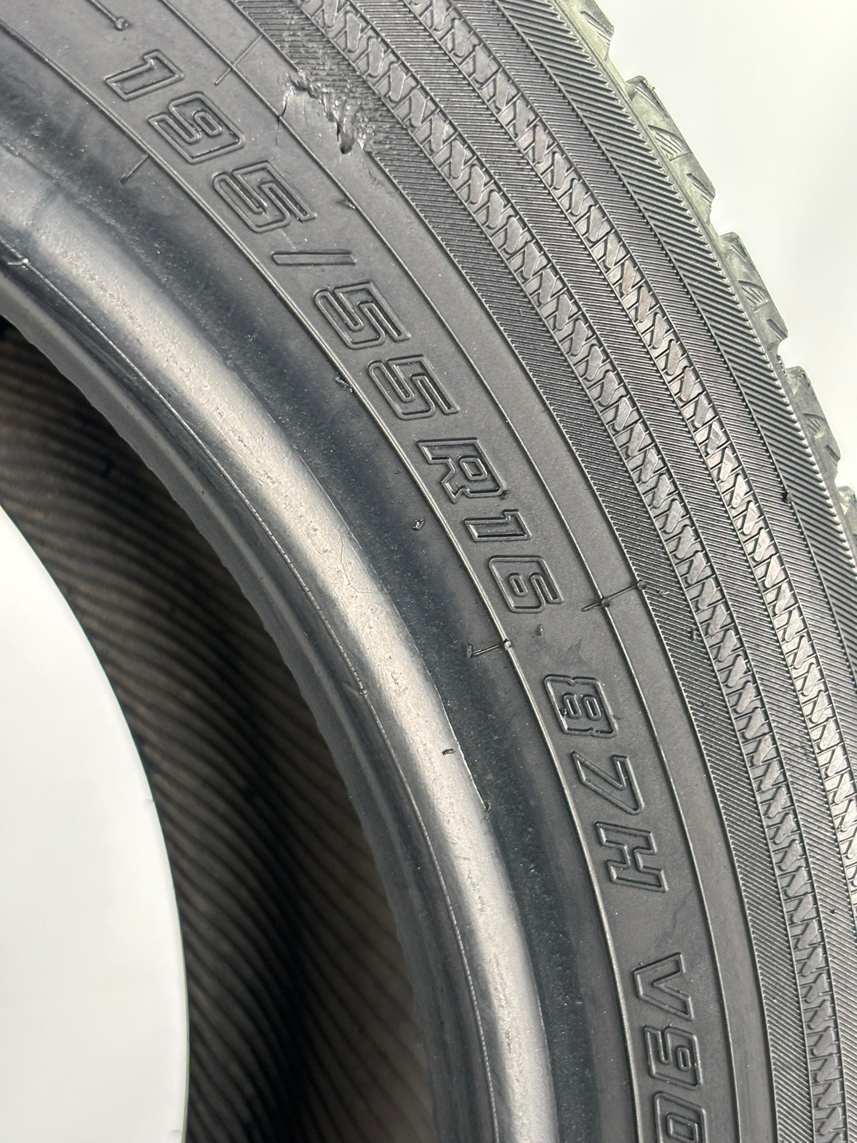 Pneumatici usati 195 55 r16 87H Gomme Invernale 2 PZ Yokohama Batt 5.7mm Dot 21