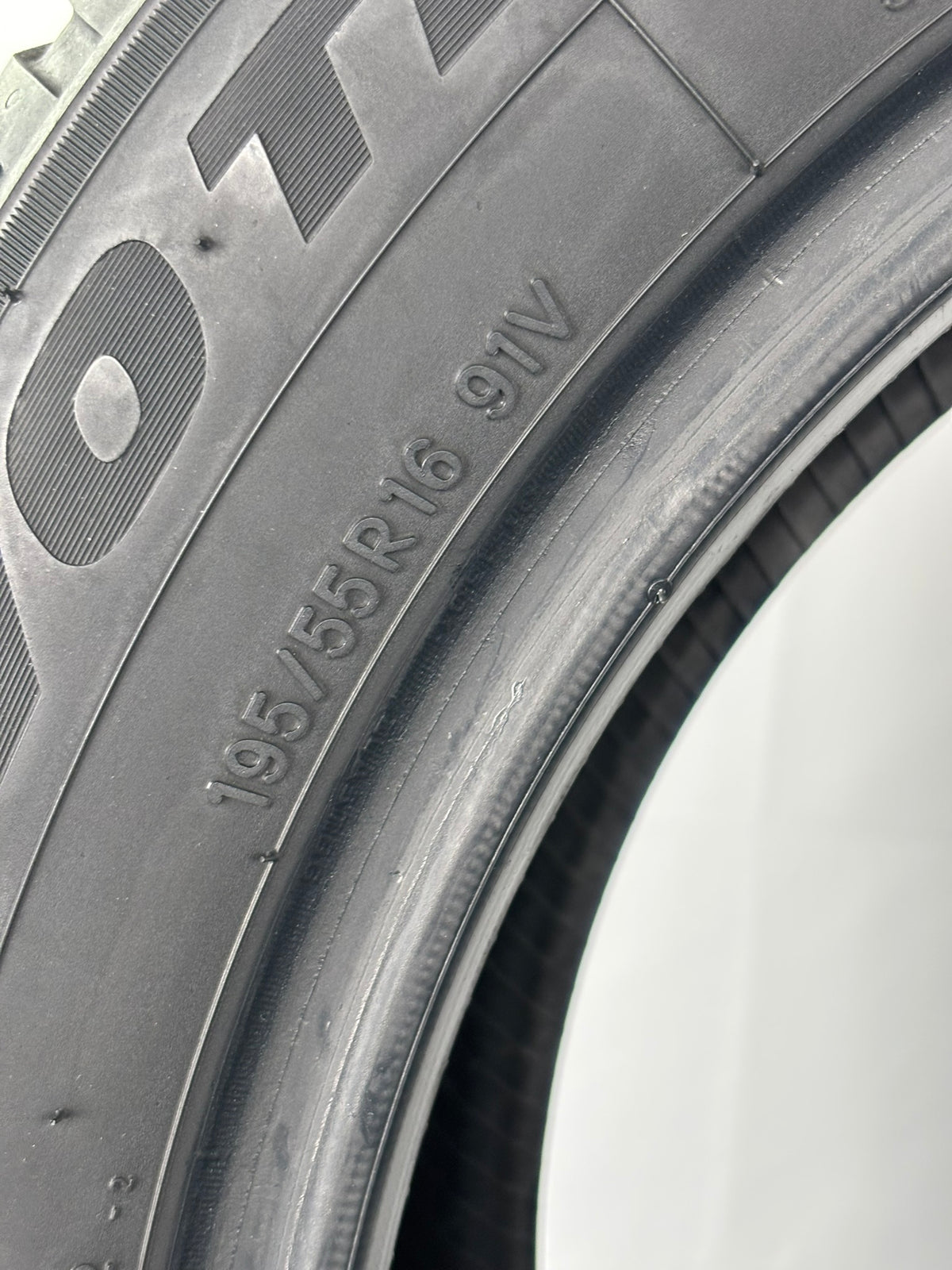 Pneumatici usati 195 55 r16 91v Gomme Estive 2 PZ Toyo-tires Batt 5,7mm Dot 21