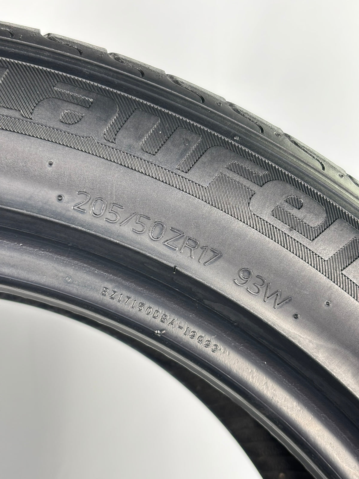 Pneumatici usati 205 50 r17 93W Gomme Estivo 2 PZ Laufenn Batt 5,1mm Dot 21