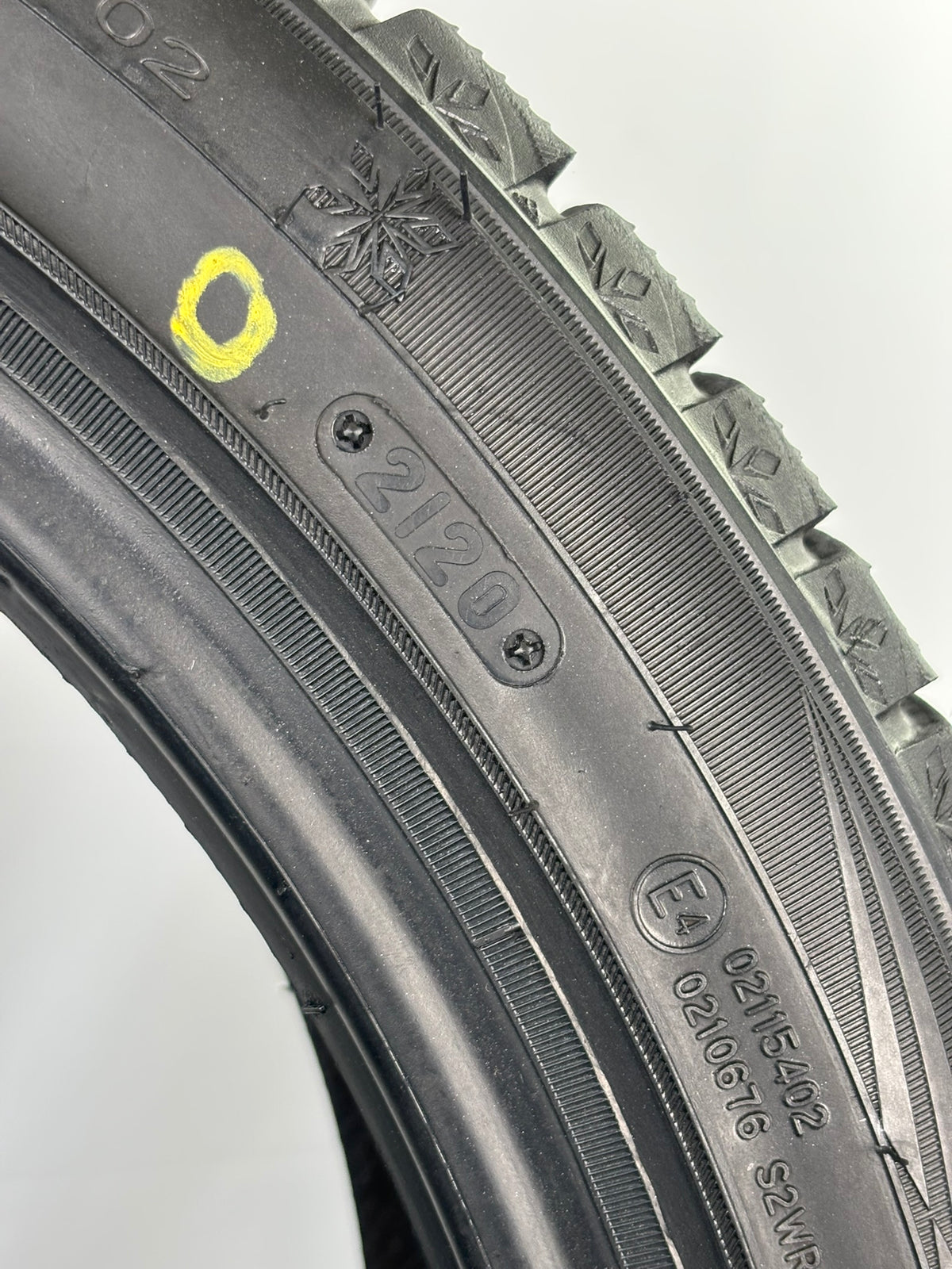 Pneumatici usati 225 45 r19 96V Gomme Invernale 4 PZ Triangle Batt 6,7mm Dot 20