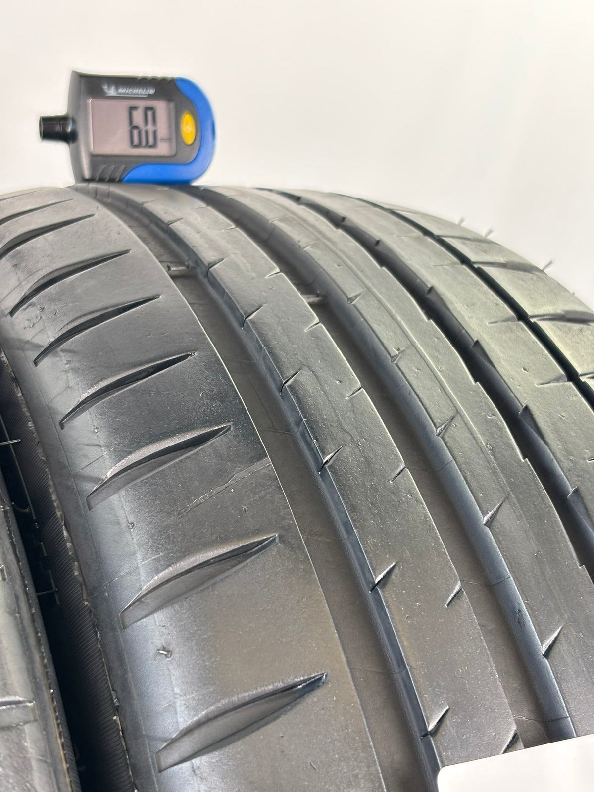 Pneumatici usati 225 45 r18 91W Gomme Estivo 2 PZ Michelin Batt 6,0mm Dot 21