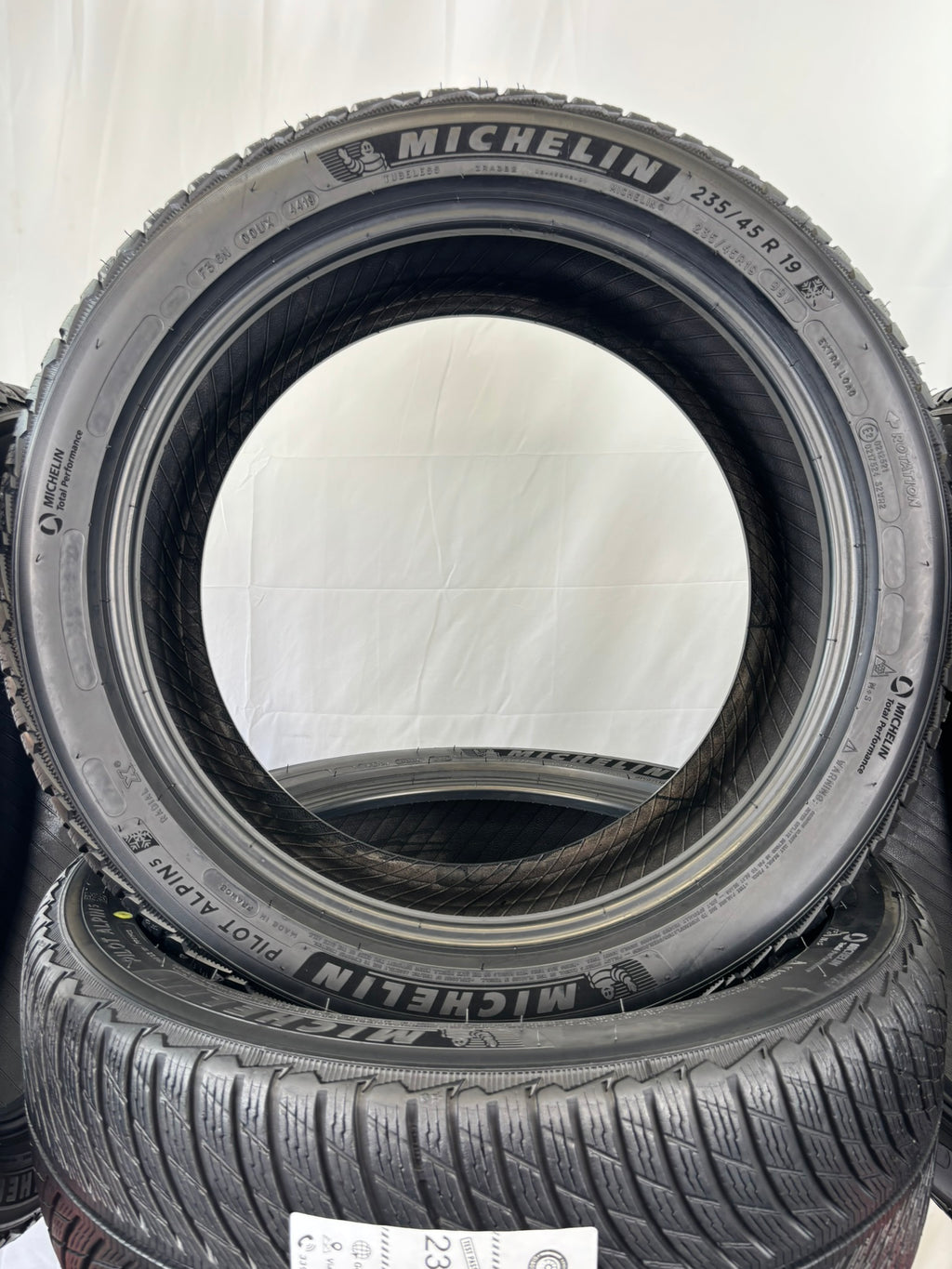 Pneumatici usati 235 45 r19 99V Gomme Invernale 4 PZ Michelin Batt 5,8mm Dot 19