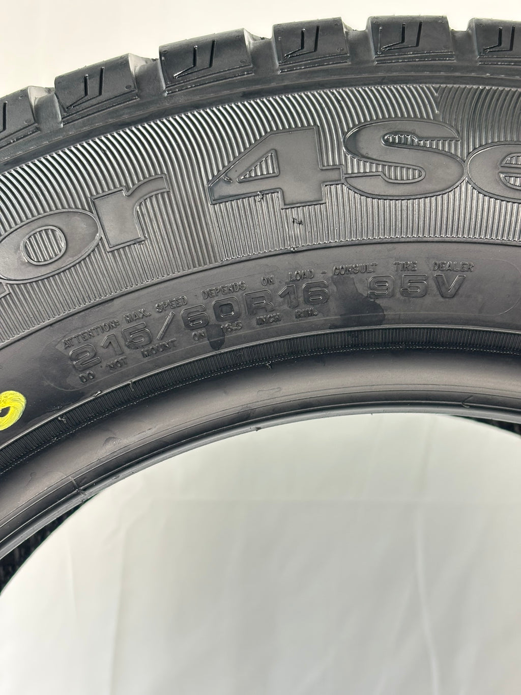 Pneumatici usati 215 60 r16 95V Gomme 4-stagioni 2 PZ Good-year Batt 6,2mm Dot22