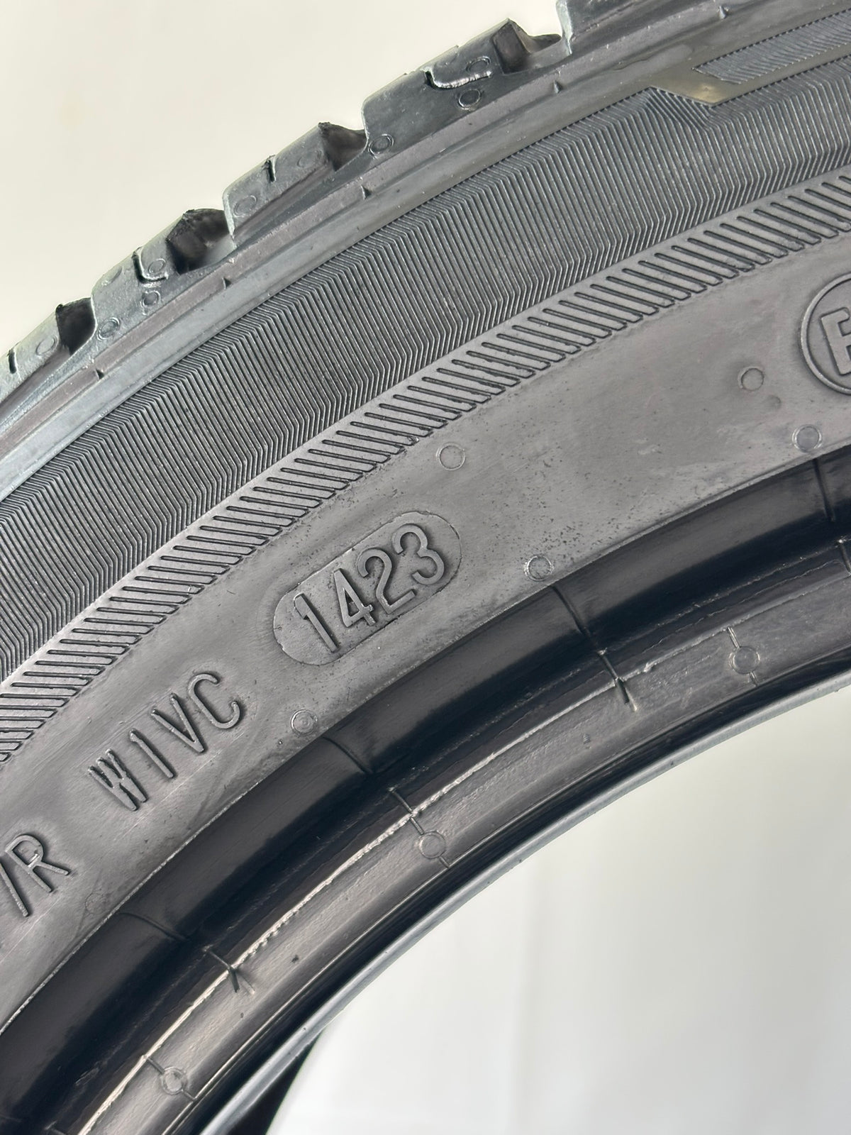 Pneumatici usati 225 45 r17 94V Gomme 4-stagioni 2 PZ Barum Batt 6,5mm Dot 23