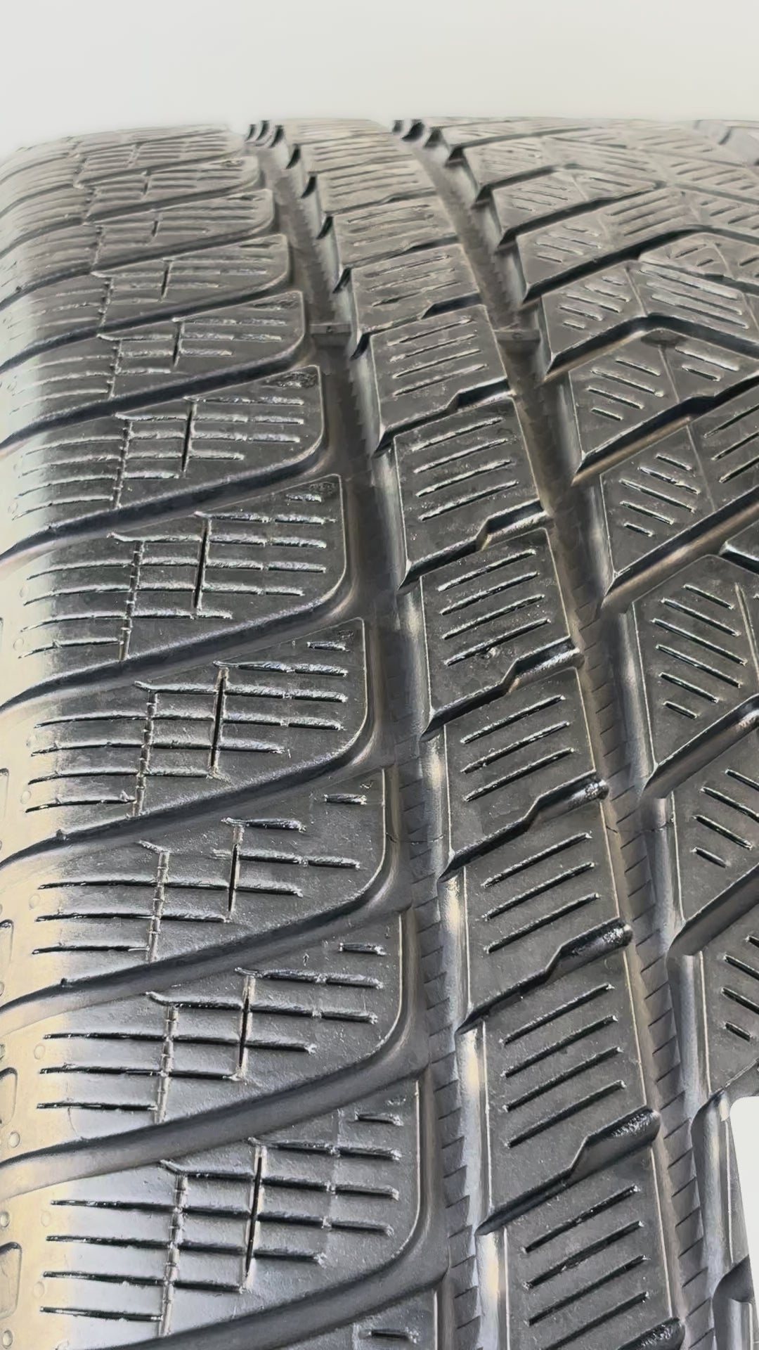 Pneumatici usati 305 40 r20 112v Gomme Invernali 2 PZ Pirelli Batt 4,8mm Dot 24