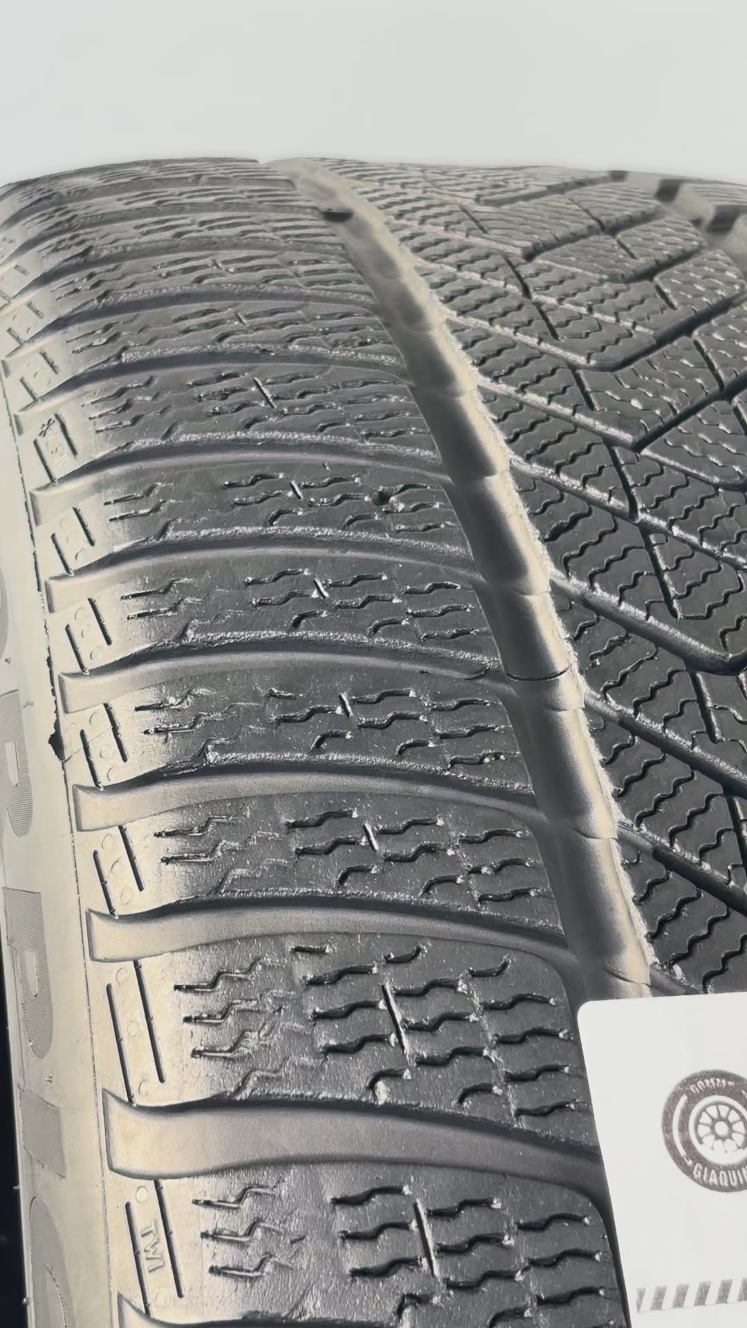 275 45 R20 110V Pirelli Scorpion Winter  M+S RFT