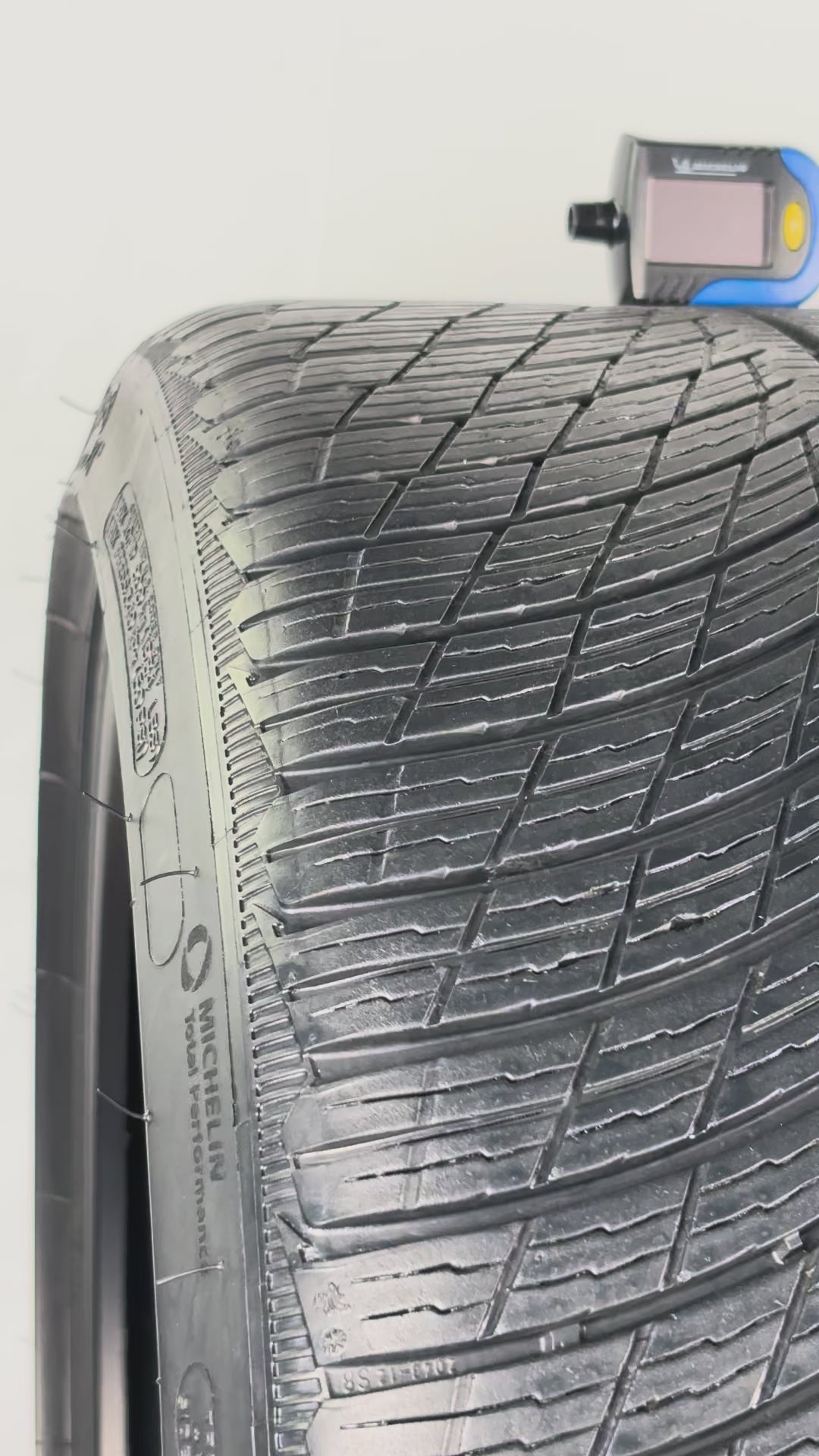 Pneumatici usati 305 30 r21 104v Gomme Invernali 2 PZ Michelin Batt 5mm Dot 22