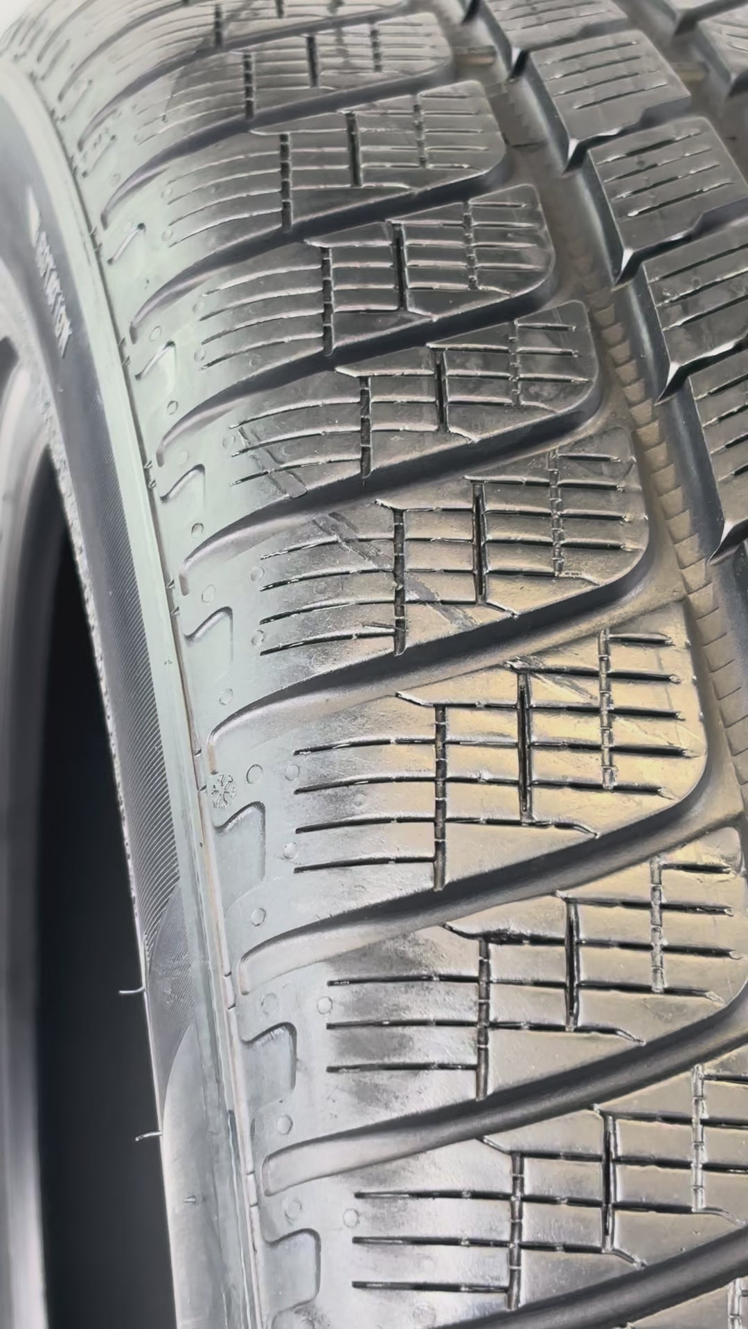 305 40 R20 112V Pirelli Scorpion Winter M+S RFT
