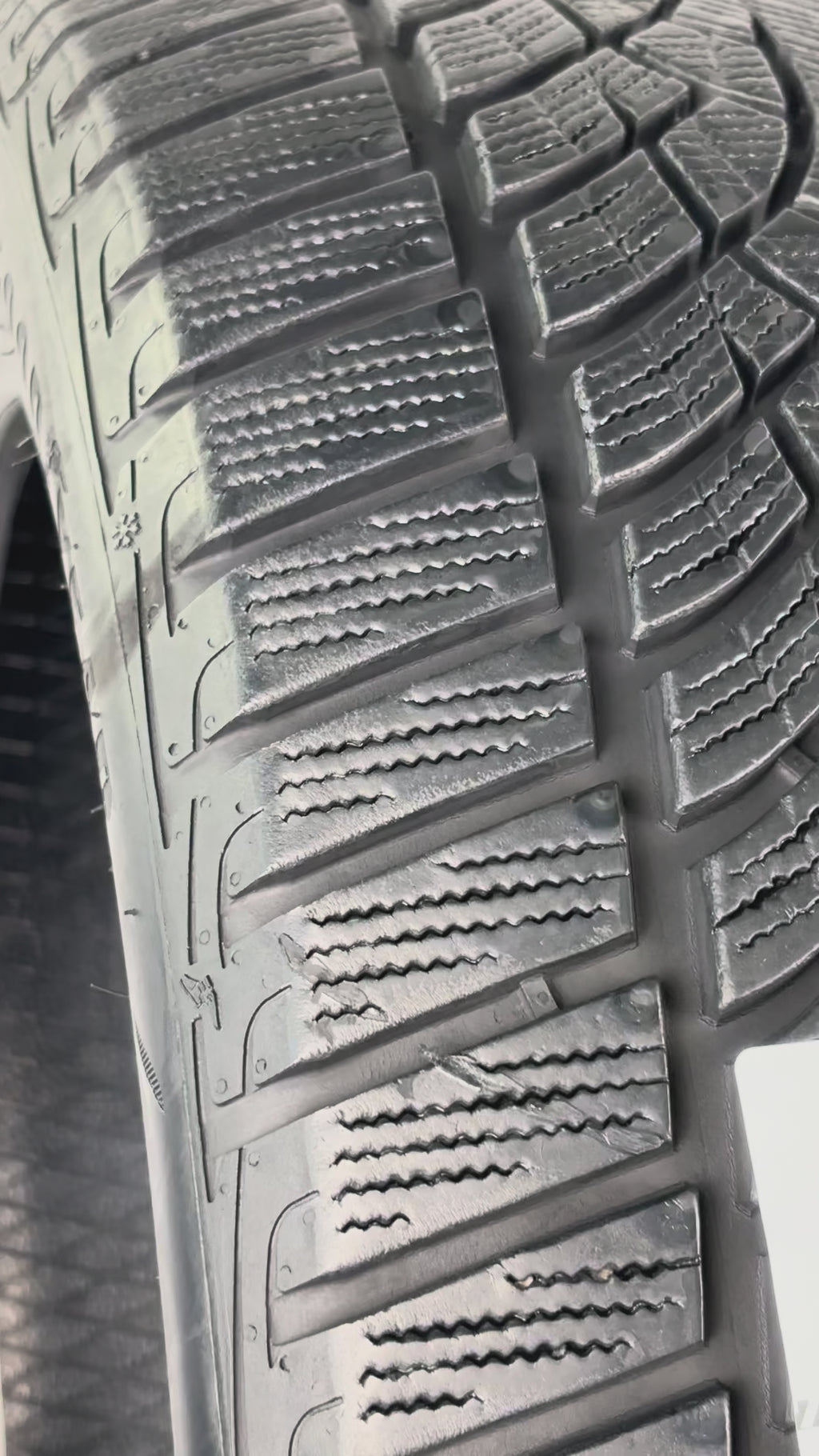 Pneumatici usati 245 45 r20 103v Gomme Invernali 2 PZ Good Year Batt 4,6mm Dot23